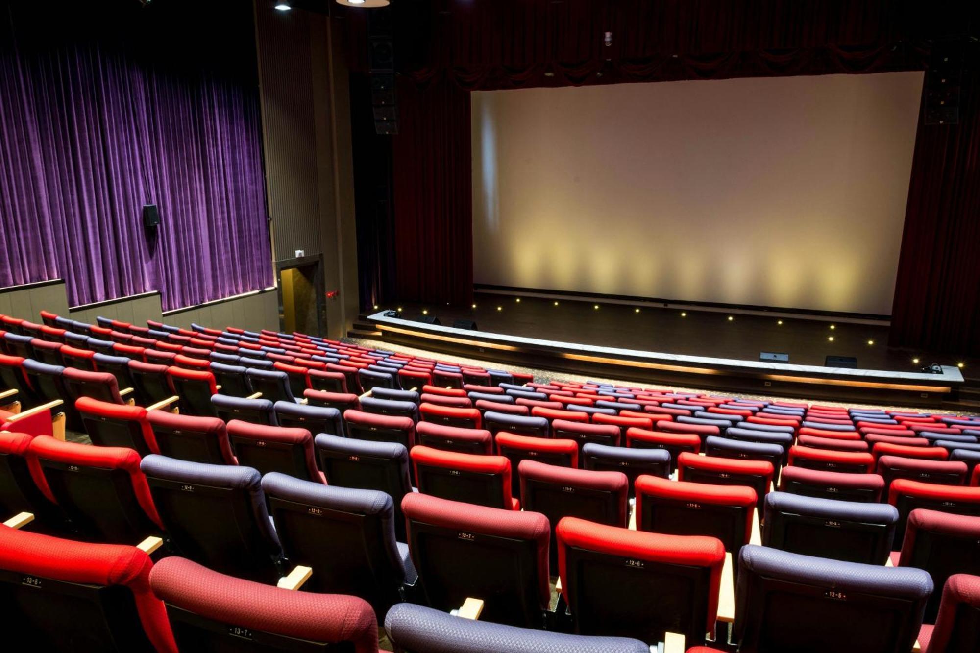 台东桂田喜来登酒店 T'ai-tung 外观 照片 The interior of the 2007-built theater