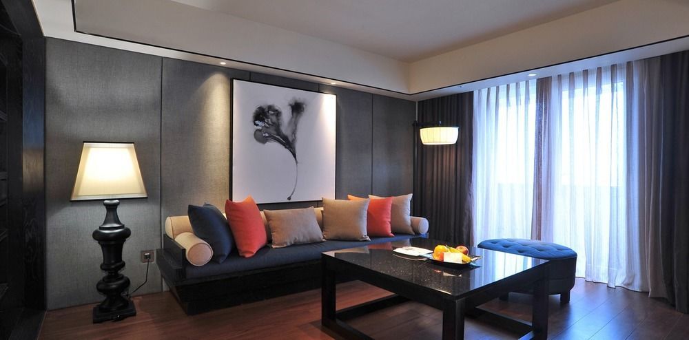 台东桂田喜来登酒店 T'ai-tung 外观 照片 A living room in a suite at The Park, New Delhi